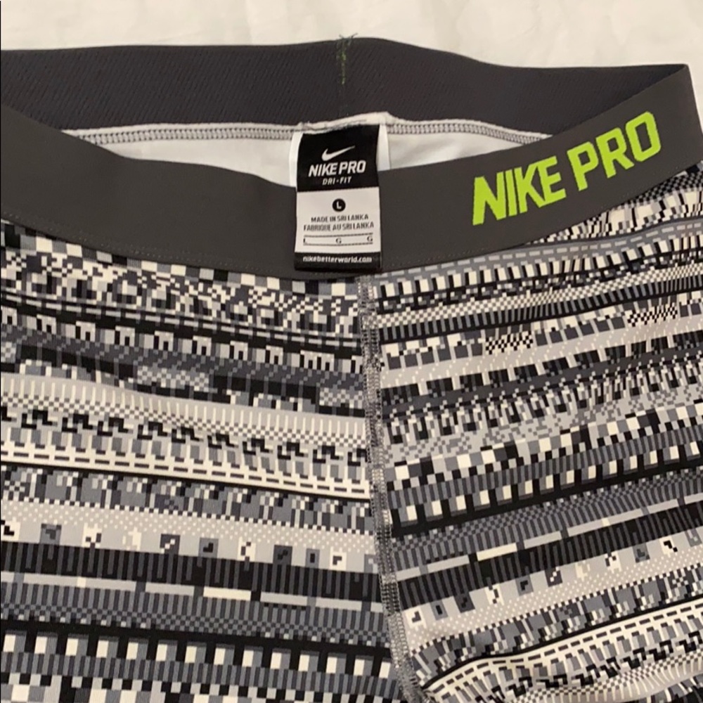 Nike pro activewear leggings